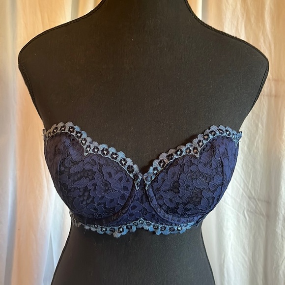 Victoria’s Secret Lined Balconet Strapless Lace Bra in Blue 32DD - Picture 1 of 7